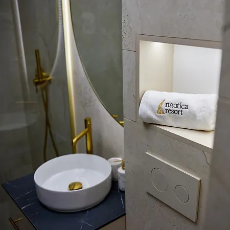 E18 W Nautica Nad Jeziorem W Gizycku