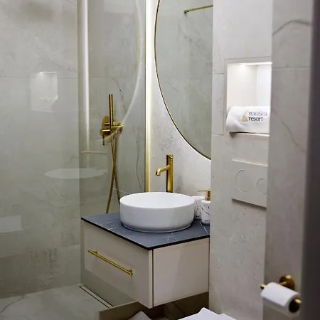 E18 W Nautica Nad Jeziorem W Gizycku * 吉日茨科