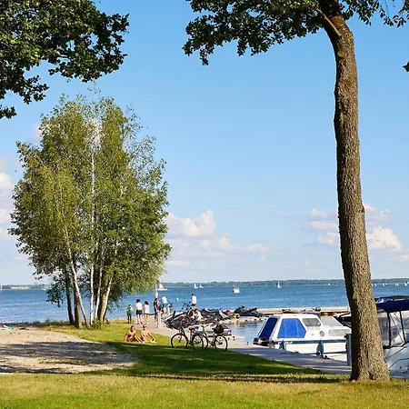 E18 W Nautica Nad Jeziorem W Gizycku *