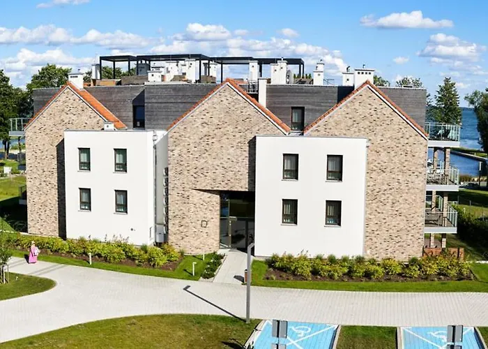 E18 W Nautica Nad Jeziorem W Giżycku